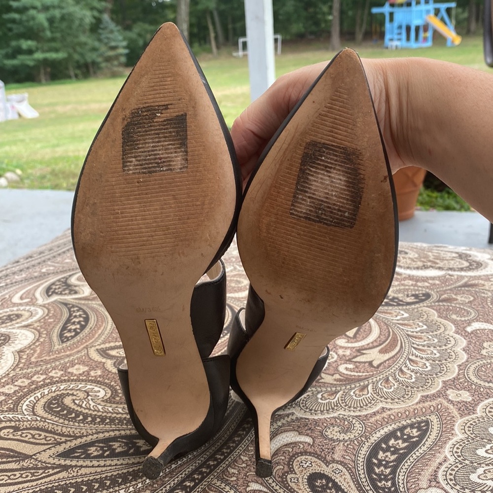 Asymmetrical strap heels - Picture 6 of 7
